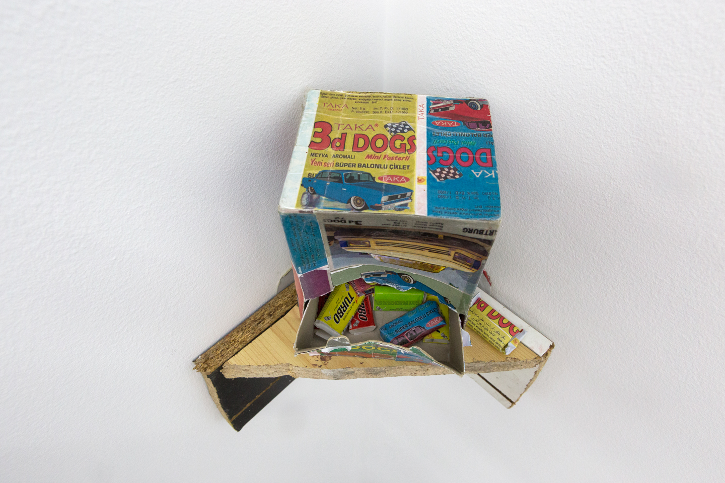 Shelf with a box of chewing gums “3d DOGS”, 2019