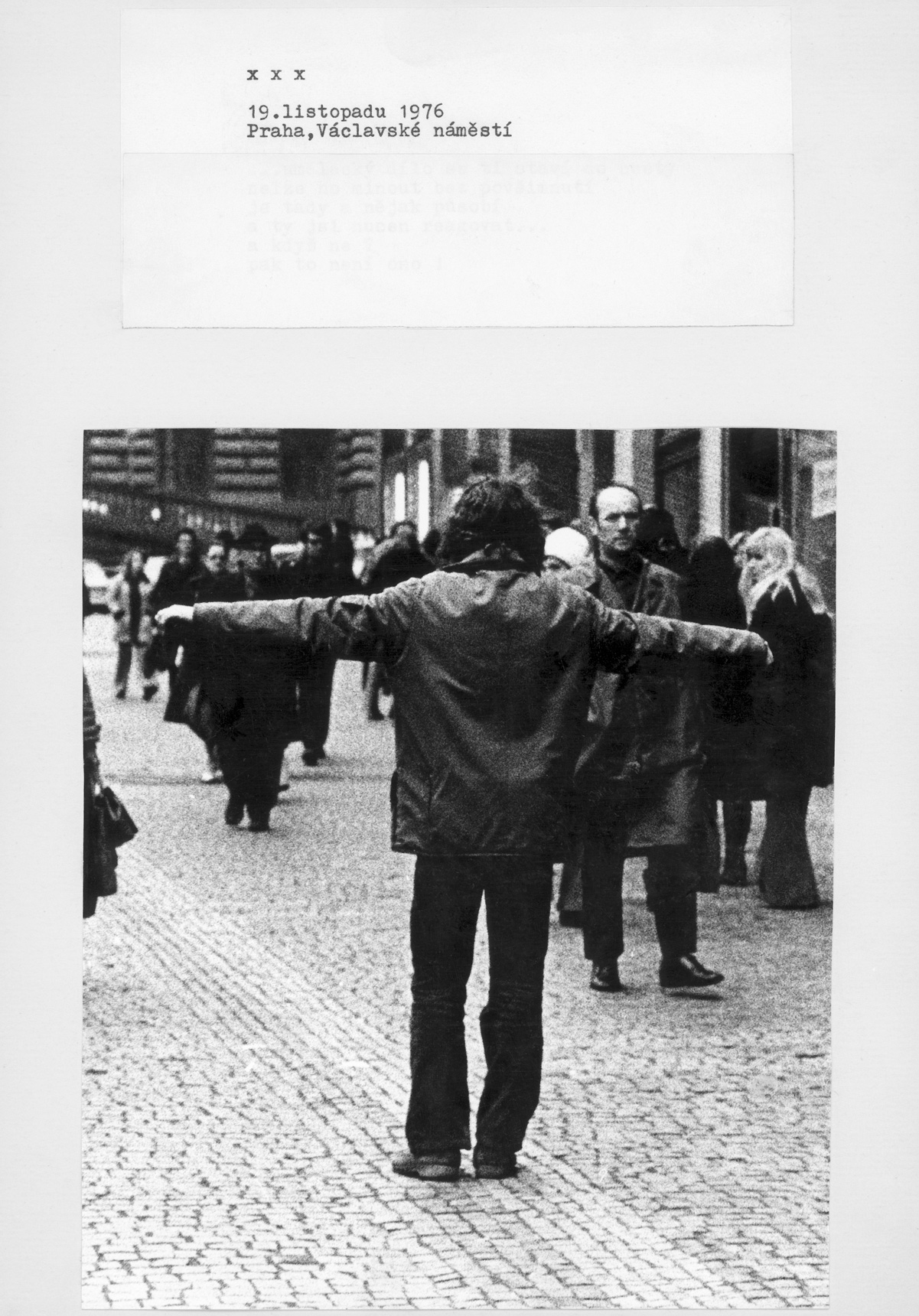 Untitled, 19. 11. 1976, Prague, Václavské náměstí