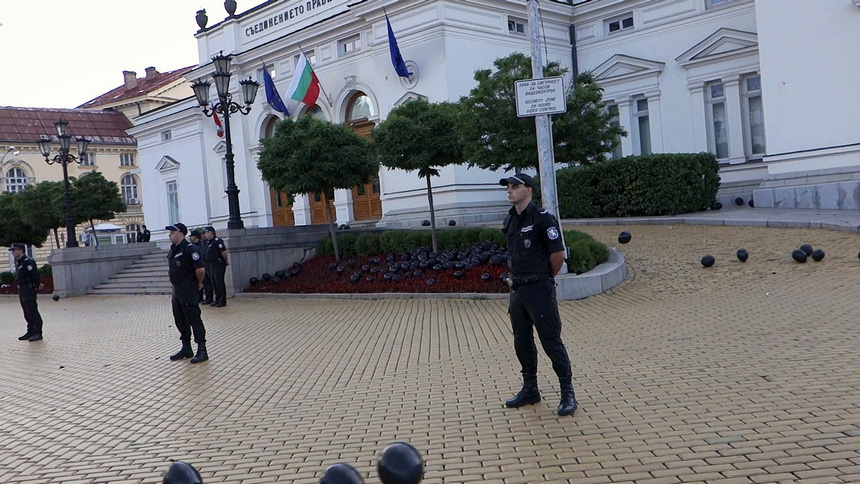Black Balloons, 2013