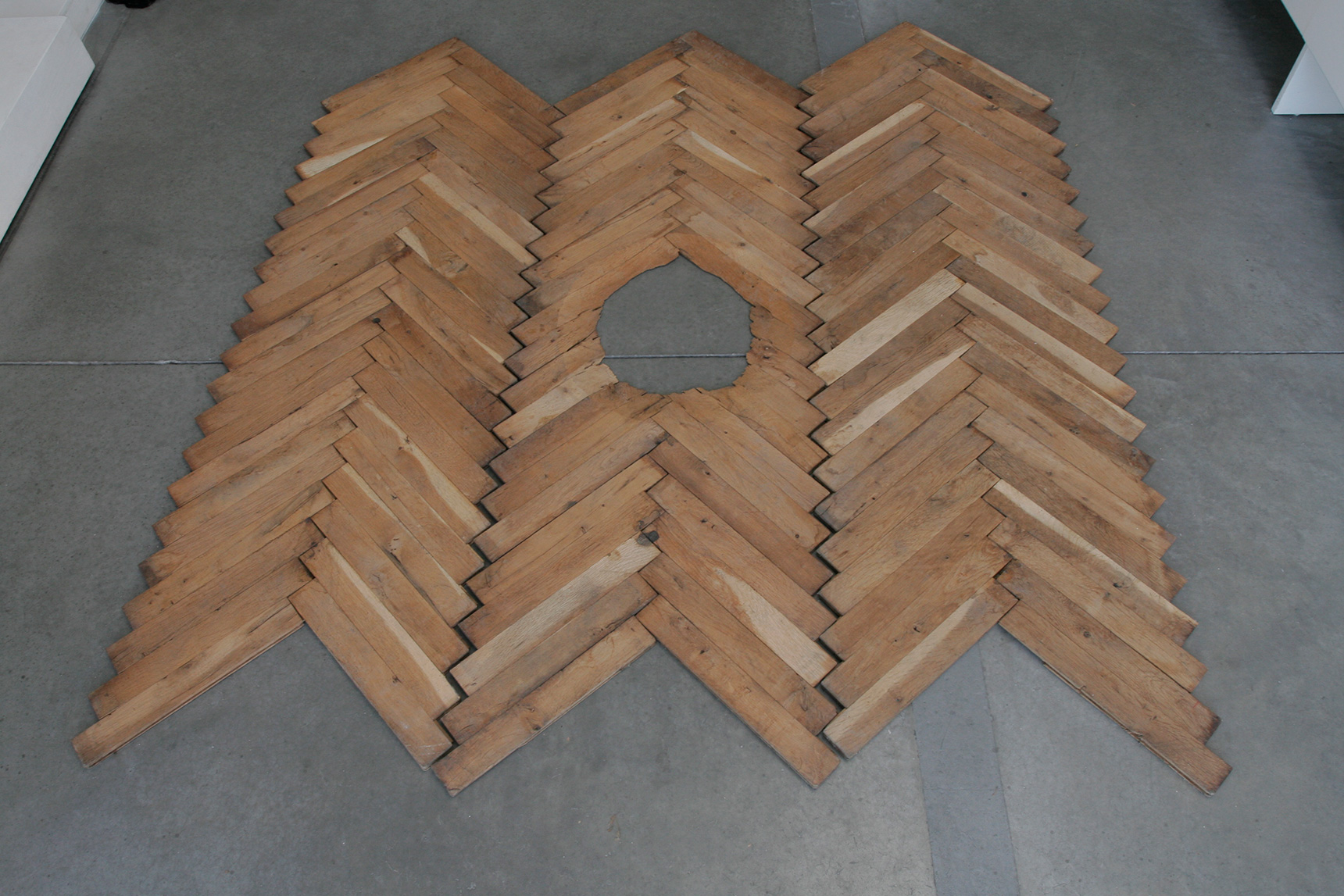 A hole in the parquet, 1989